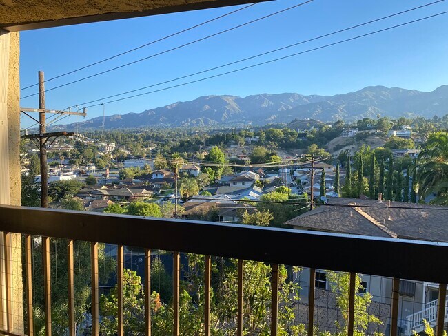 Foto del edificio - 3481 Stancrest Dr
