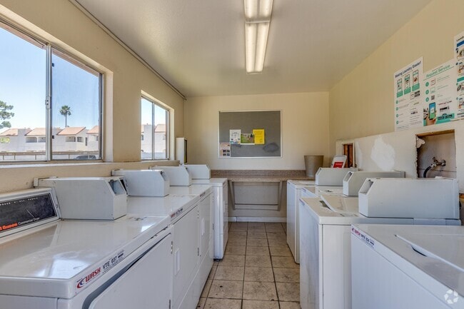 Building Photo - Tamarus Villas