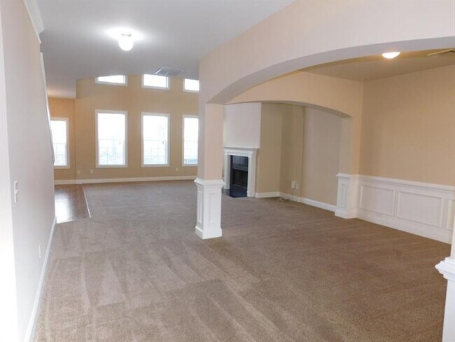 Building Photo - 5731 Apple Grove Rd NE