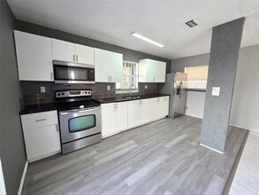 Building Photo - 11951 SW 271st Terrace