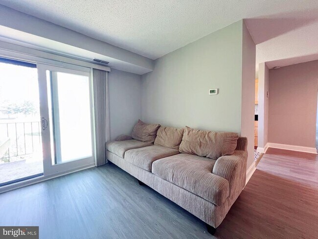 Foto del edificio - 11907 Tarragon Rd