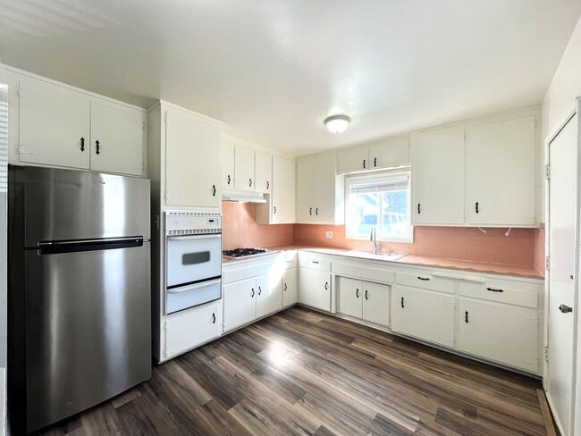 Building Photo - RV T 116 - 118