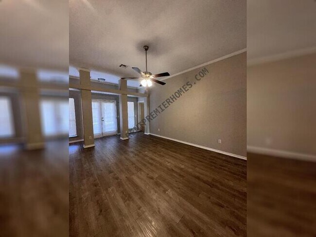 Foto del edificio - 6805 NW 136th Pl