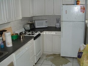 Building Photo - 56 Egmont St