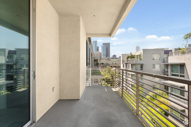 Building Photo - 267 S San Pedro St