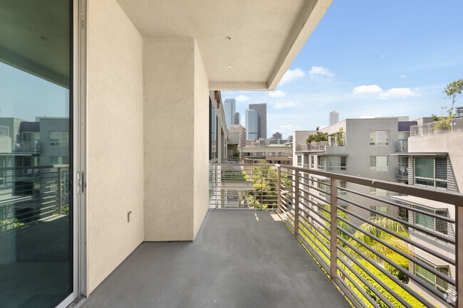 Building Photo - 267 S San Pedro St