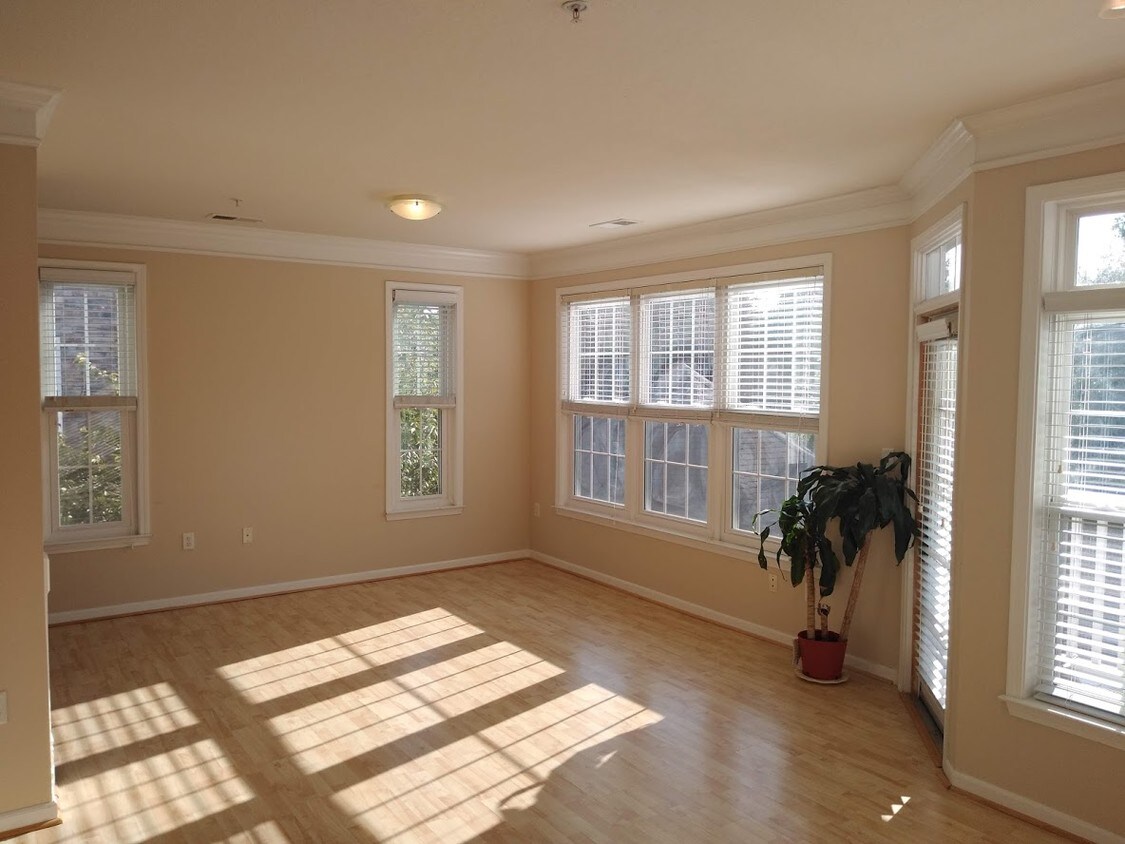 506 Sunset View Terrace SE Unit 208, Leesburg, VA 20175 Apartments in