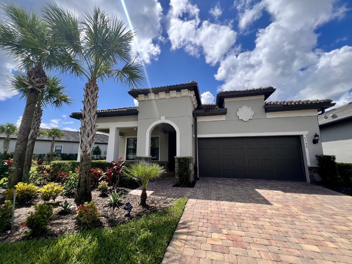 Primary Photo - Gorgeous POOL home in Greyhawk at the Ever...