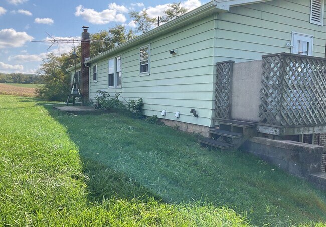 Building Photo - 3 br, 1.5 bath House - 115 HIGH MOUNTAIN ROAD