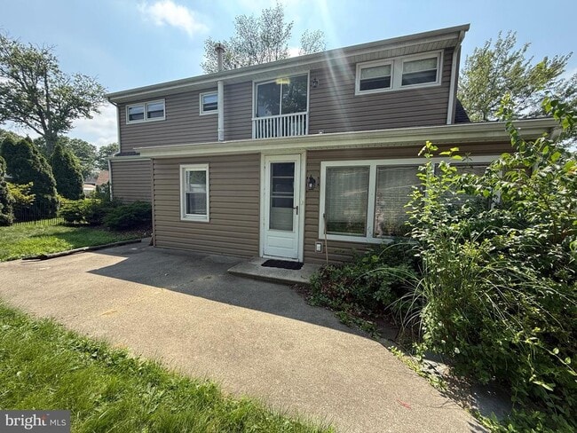 Building Photo - 509 5th Ave
