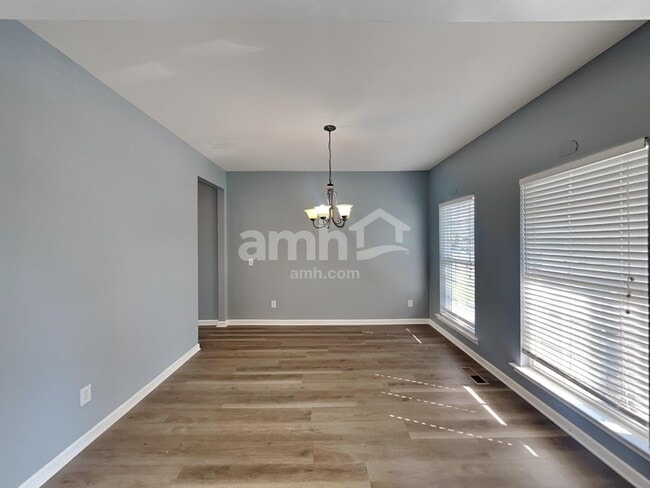 Building Photo - 116 Camerado Ln