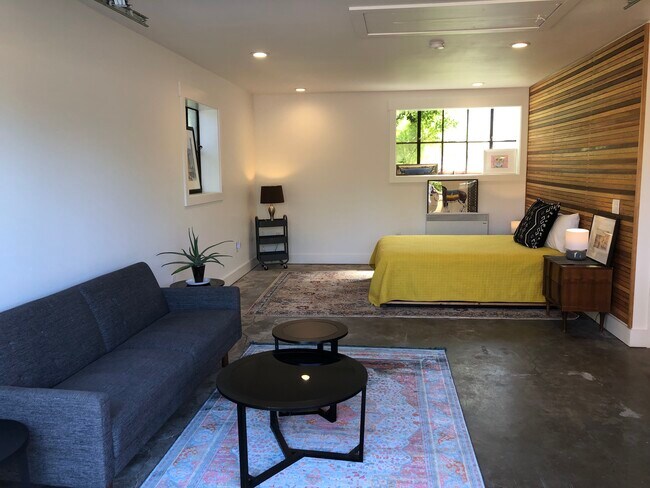 Foto del edificio - 3438 NE 54th Ave