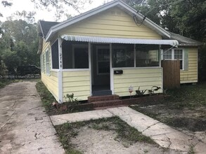 Building Photo - 2748 Broadway Ave