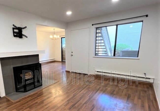 Building Photo - 7845 Barbara Ann Dr