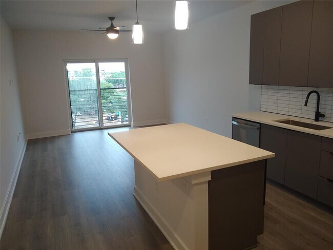 Foto del edificio - 2220 Webberville Rd
