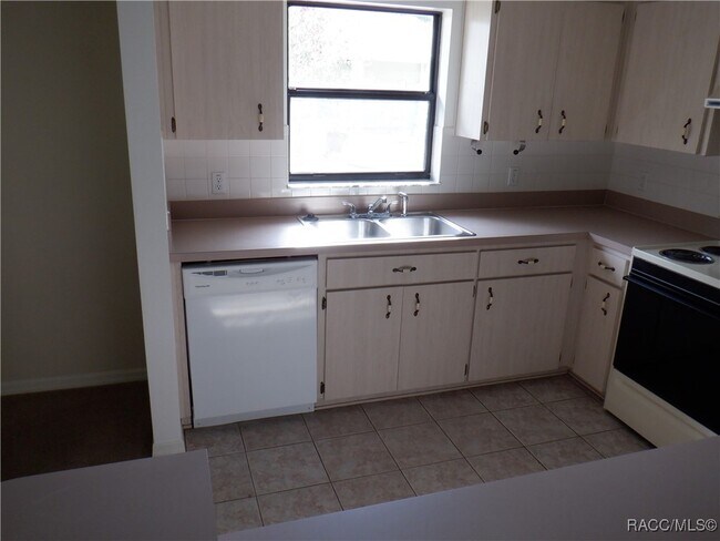 Building Photo - 115 Adelphi St