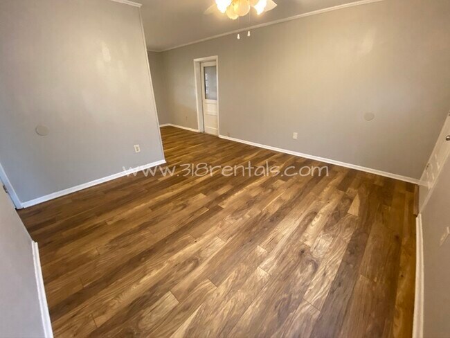 Foto del edificio - Swan Lake home available