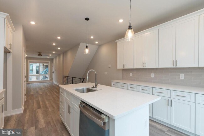 Foto del edificio - 138 W Huntingdon St