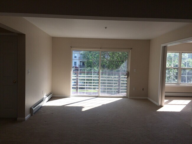 Sala de estar - 295 Hildred Dr