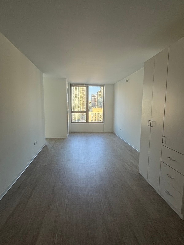 Foto del edificio - 152 W Superior St