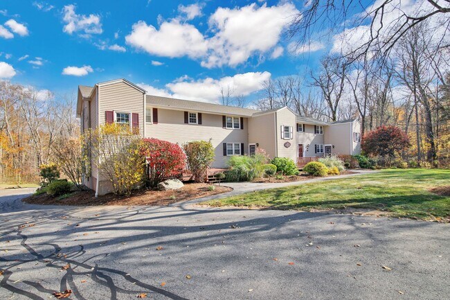 Foto del edificio - Andover, CT- One bedroom one bath apt in a...