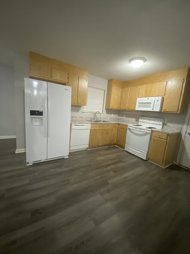 Foto principal - 211 N Pryor St