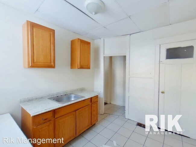 Building Photo - 3 br, 1 bath House - 126 Lenox Street