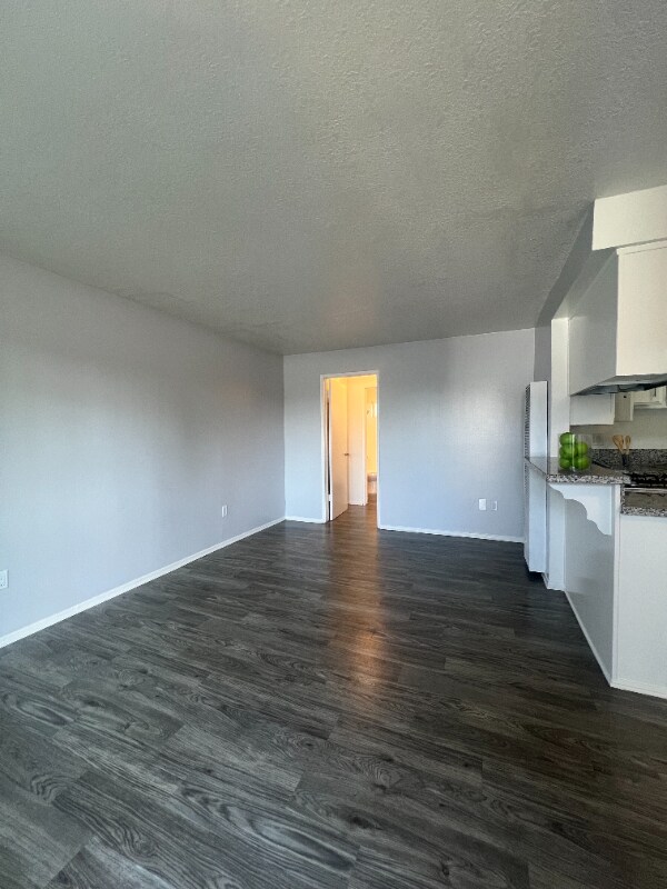 Foto del edificio - 841 W La Habra Blvd