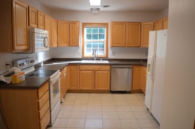 Building Photo - 1709 Carns Dr