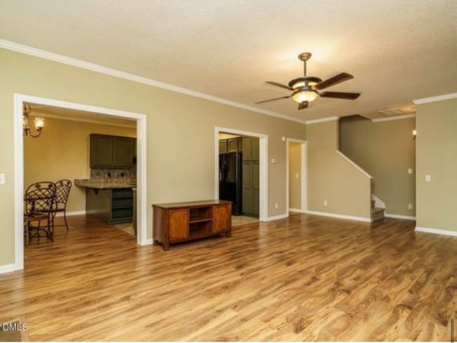 Building Photo - 230 Paula Dr