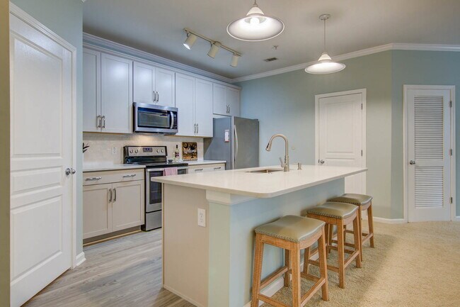 Building Photo - 600 Bucksley Ln