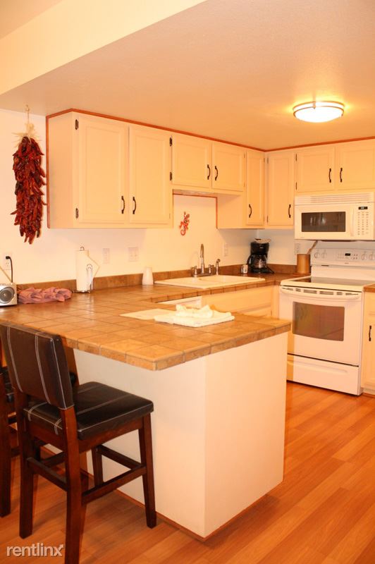 Building Photo - 6 Ferringway Cir