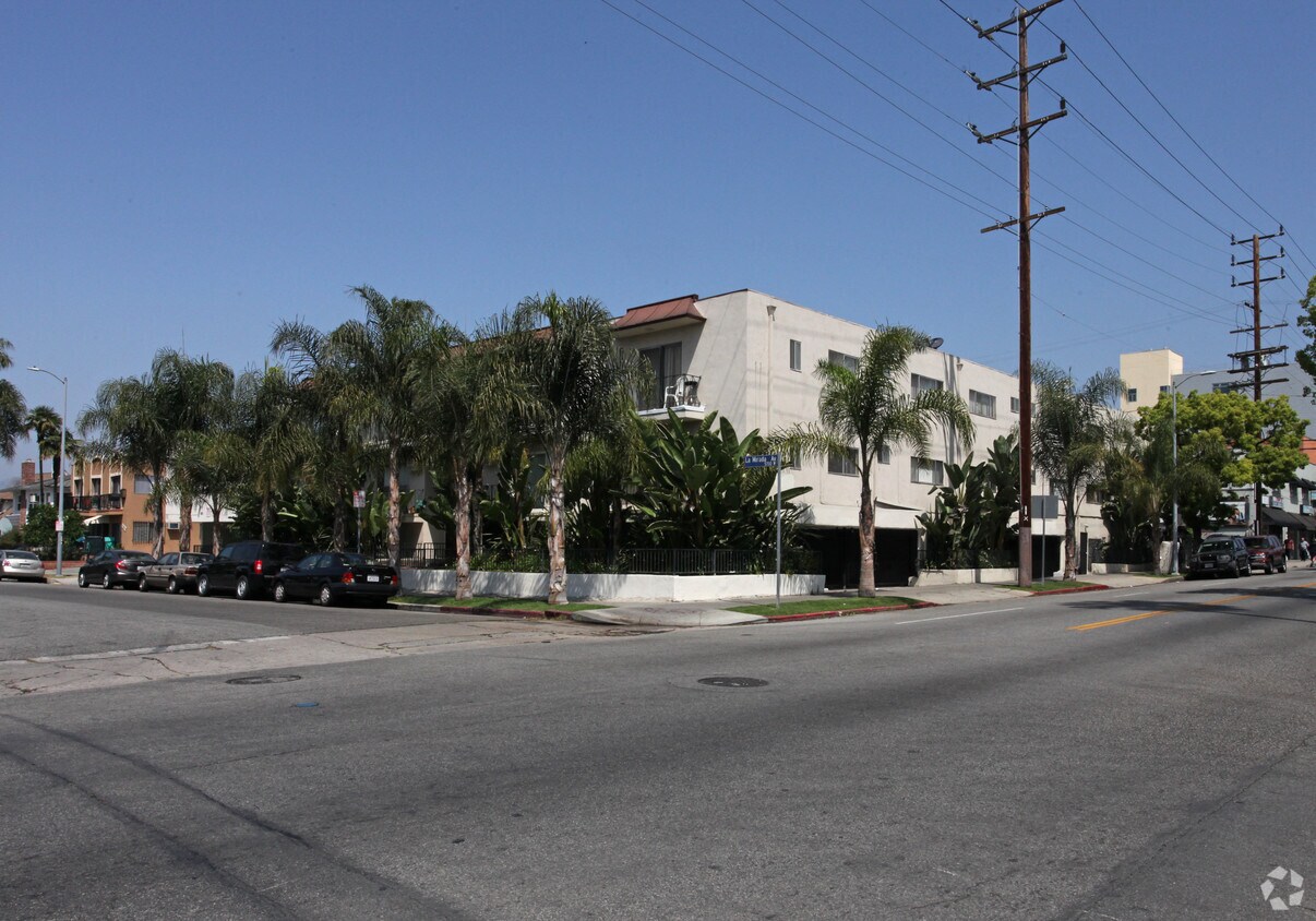 Foto principal - 5703 La Mirada Ave