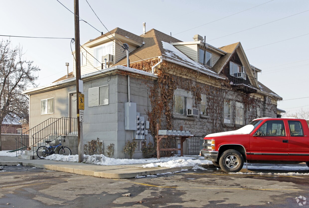 Building Photo - 390 E 2700 S