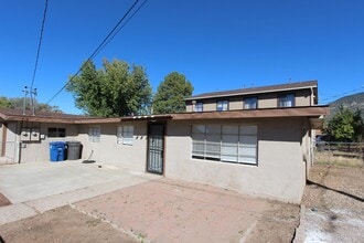Building Photo - 2208 E 3rd Ave