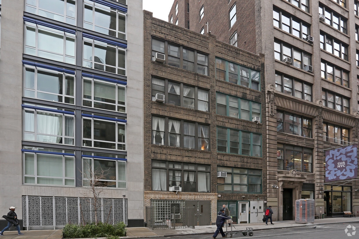 Primary Photo - 145 W 21st St