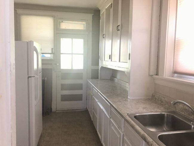 Foto del edificio - 6712 Bartmer Ave