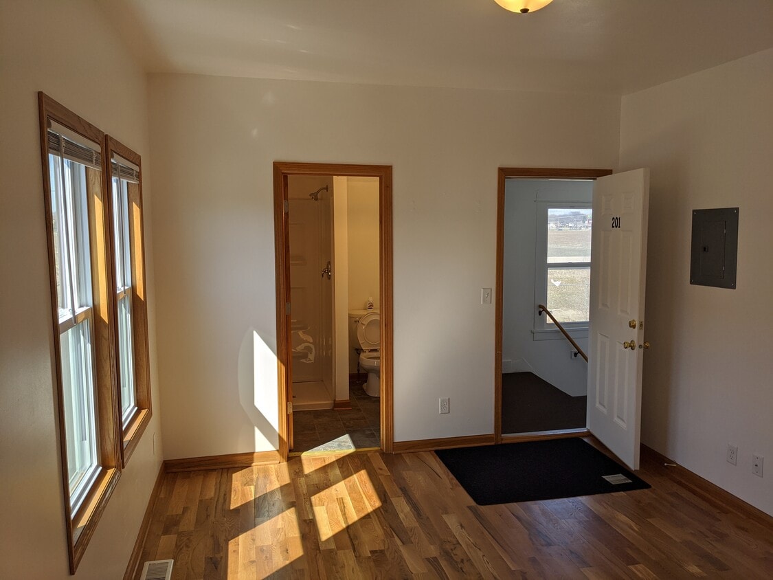 Building Photo - 5402 25th Ave