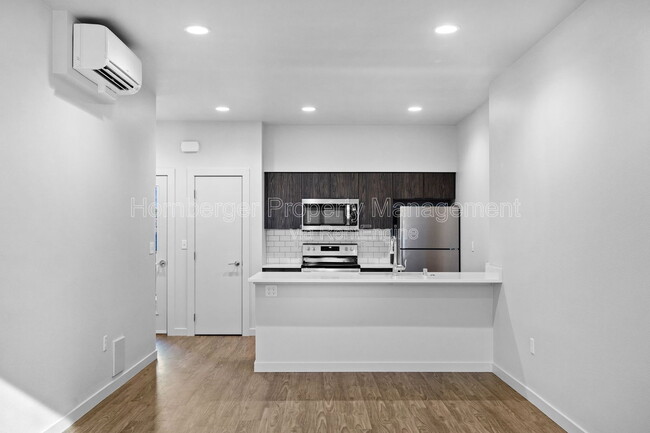 Foto del edificio - 1860 N Hamilton St