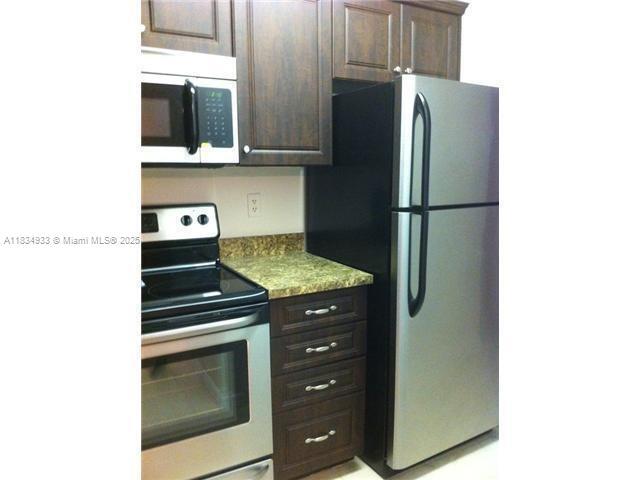 Foto del edificio - 7106 Glenmoor Dr