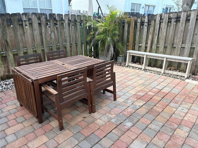 Foto del edificio - 8108 NW 108th Ct