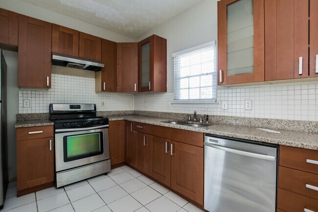 Building Photo - 2710 Park Ave