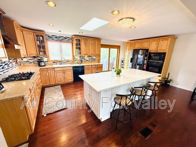 Building Photo - 21 E Appletree Ln