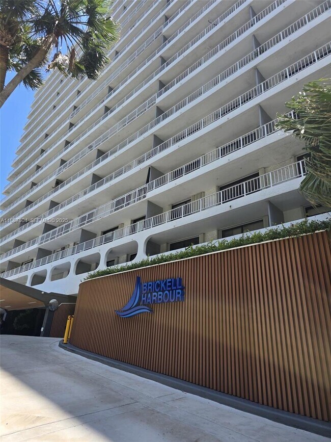 Foto del edificio - 200 SE 15th Rd