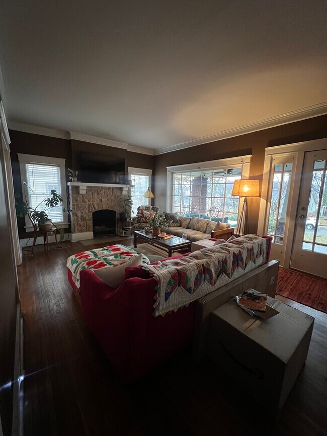 Foto del edificio - 759 Roycroft Pl