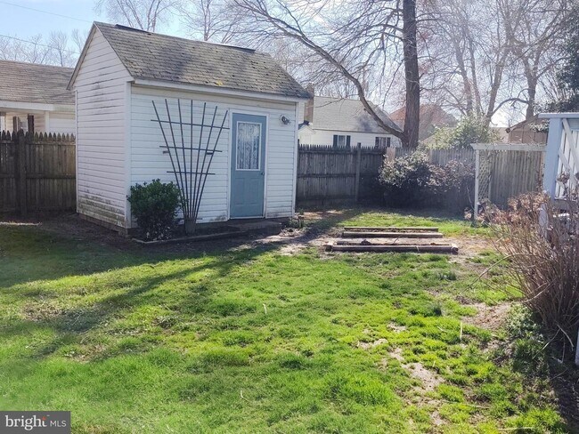 Building Photo - 609 Mann Rd