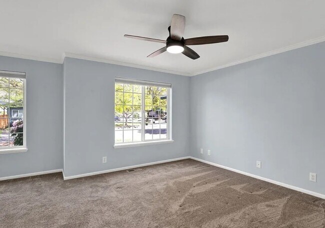 Foto del edificio - 3366 Merryvale Rd