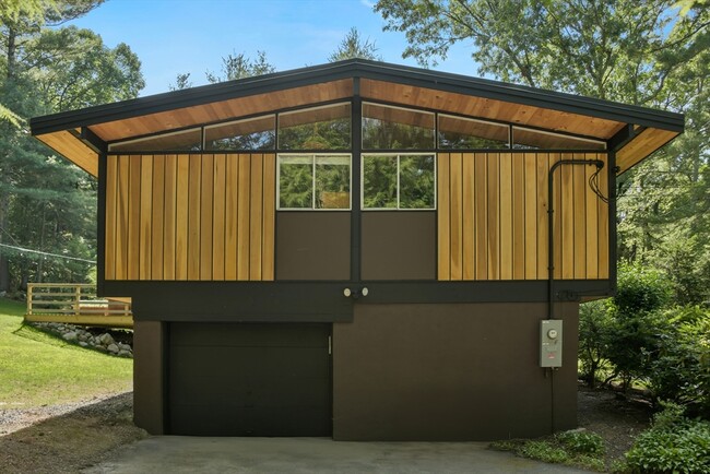 Foto del edificio - 28 Joyce Rd