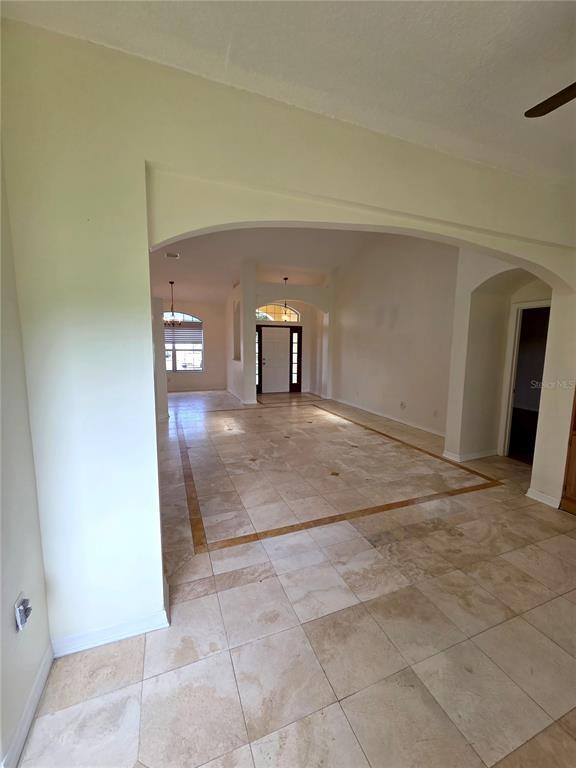 Foto del edificio - 129 Westchester Ln