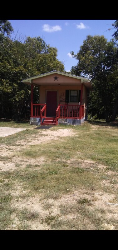 Primary Photo - 440 Old Medina Hwy